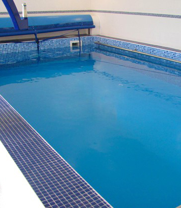 hydrotherapy pool with cover